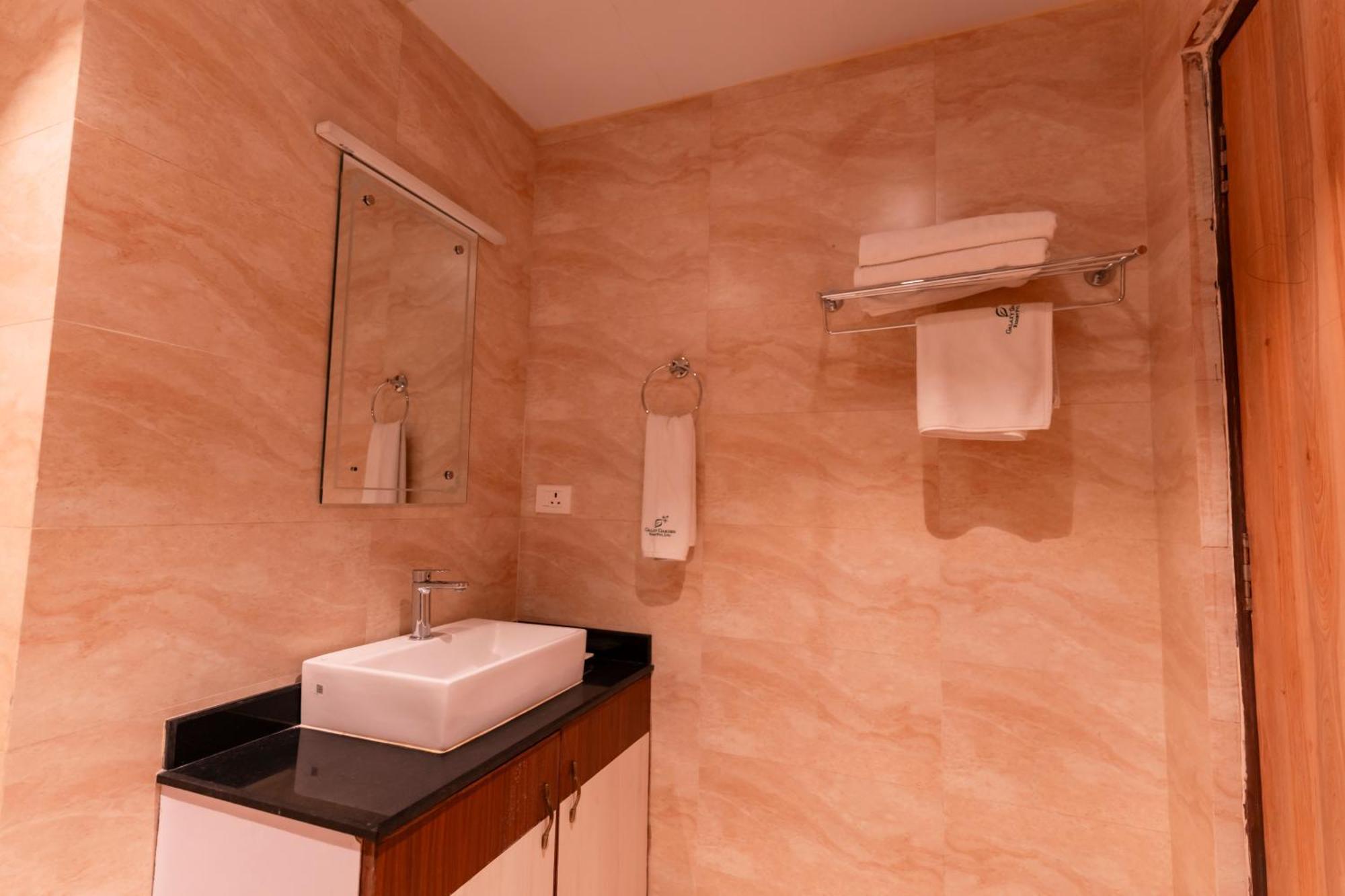 Galaxy Garden Resort Bharatpur  Exterior foto